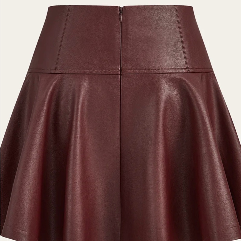 PU High-Waisted Flared Mini Skir (burgondy) - Picture 2 of 6